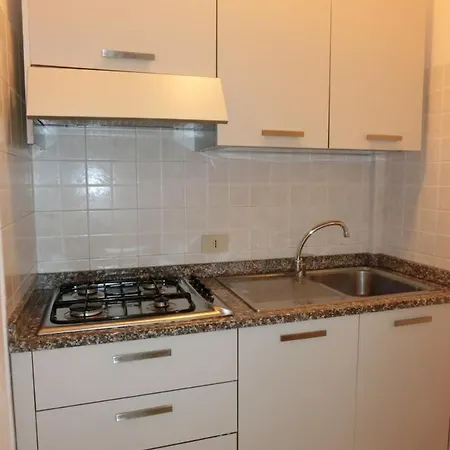 Modern Flat With Terrace For 5 Guests - Beahost