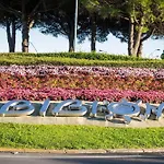 Modern Flat With Terrace For 5 Guests - Beahost Apartman *