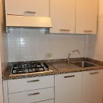 Modern Flat With Terrace For 5 Guests - Beahost