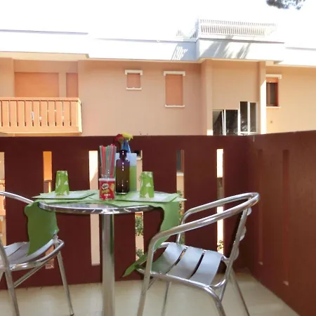 Modern Flat With Terrace For 5 Guests - Beahost Апартаменти *