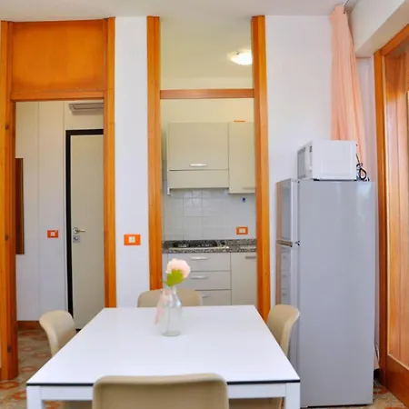 Apartman Modern Flat With Terrace For 5 Guests - Beahost Bibione