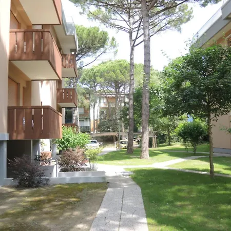 Apartman Modern Flat With Terrace For 5 Guests - Beahost