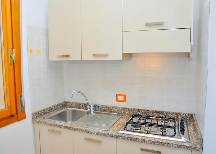 Modern Flat With Terrace For 5 Guests - Beahost Апартаменти