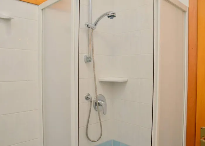 Modern Flat With Terrace For 5 Guests - Beahost *